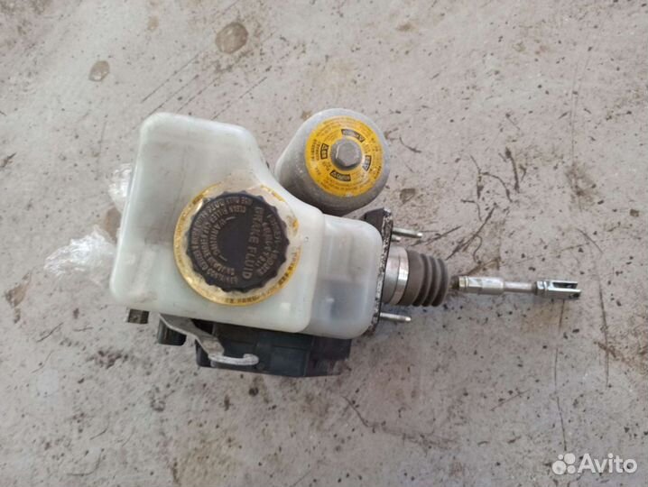 Блок ABS Toyota Land Cruiser 200