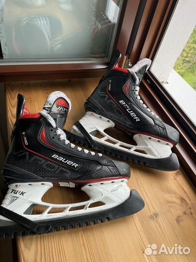 Коньки хоккейные профессиональные