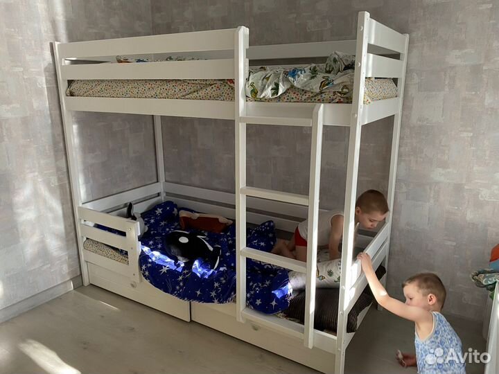 Двухъярусная кровать настоящий массив