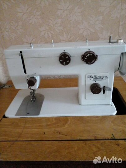 Швейная машина Чайка 143