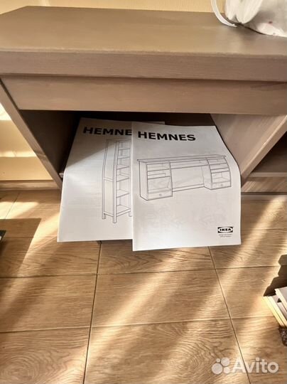 Стол письменный и стеллаж IKEA hemnes