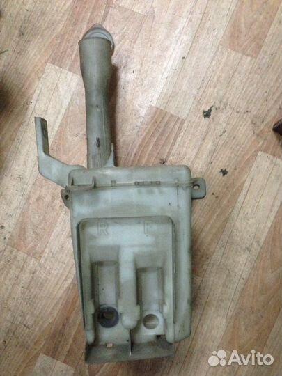 Бачок омывателя Mitsubishi Lancer 9 Cedia 06085103