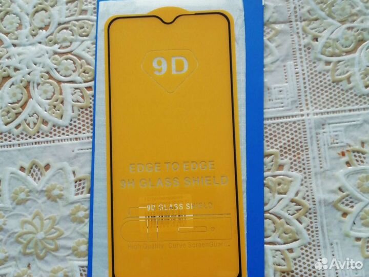 На iPhone 8 про. Новое. В магазине не то стекло пр