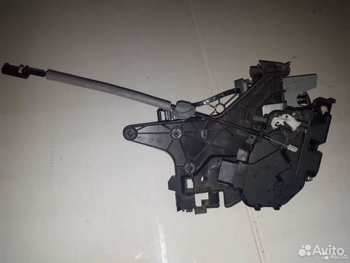 Замок двери левой правой Volvo XC70 S80 II