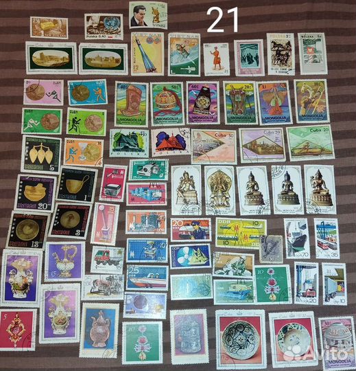 Почтовые марки СССР, России много