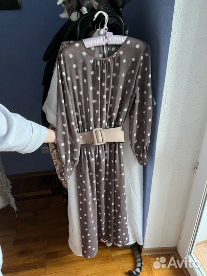 Классическое шифоновое платье в горох