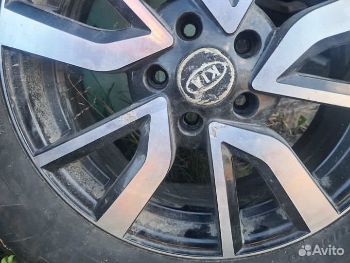 Pirelli Ice Zero 235/65 R17