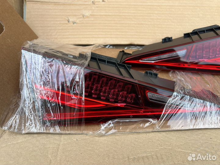 Фонари в крышку багажника w223