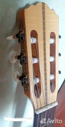 Акустическая гитара