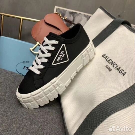 Кроссовки prada