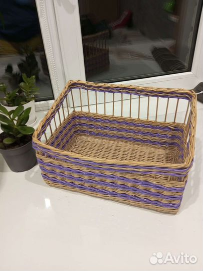 Плетеная корзина, поднос