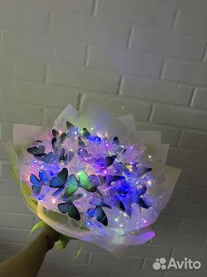 Светящиеся букеты из бабочек