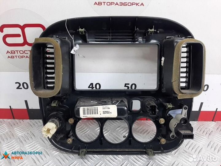 Рамка под магнитолу Ford Escape 2002