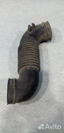 Патрубок воздушного фильтра Suzuki Liana (ER)