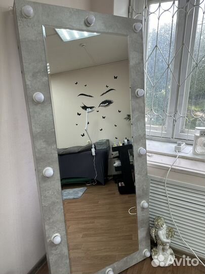 Зеркало напольное с подсветкой