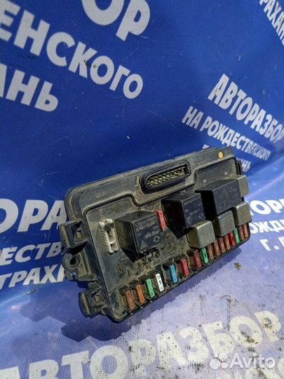 Блок предохранителей под капот Ваз Лада 2115 седан
