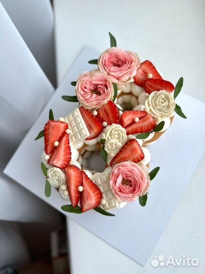 Торт цифра, медовые пирожные