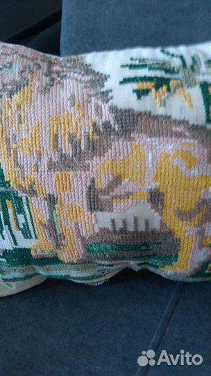 Подушка с вышивкой на ткани