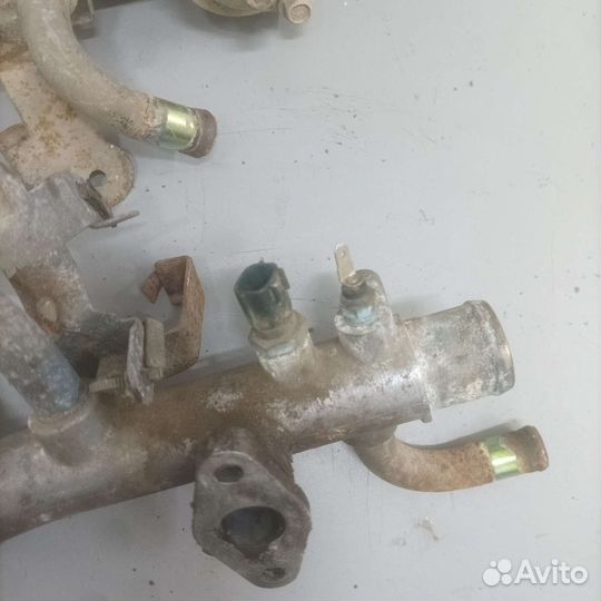 Термостат / корпус термостата Nissan Maxima A33