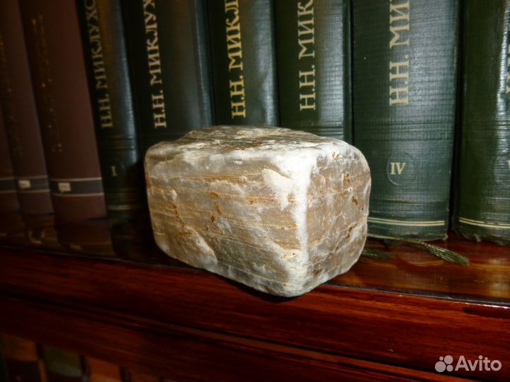 Старинный необычный камень