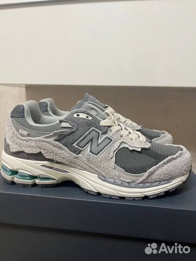 New balance 2002r refined future оригинал