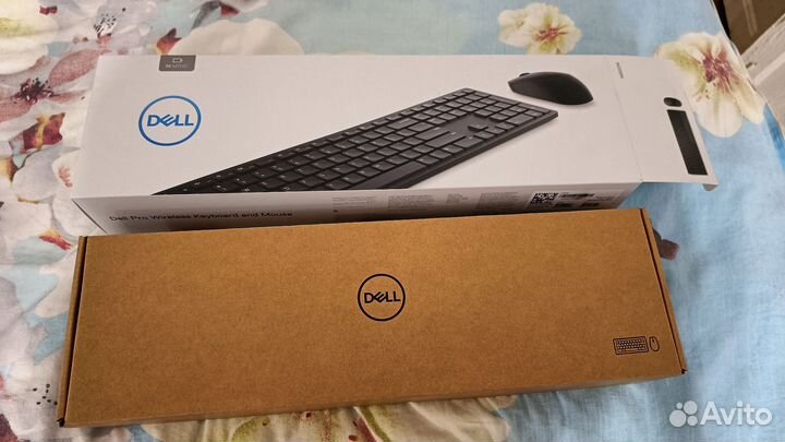 Набор беспроводная мышка и клавиатура Dell KM5221W