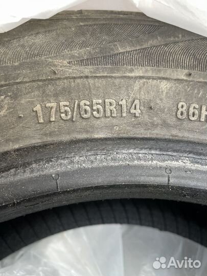 Viatti Strada 2 (V-134) 3.25/10.5 R14 19K