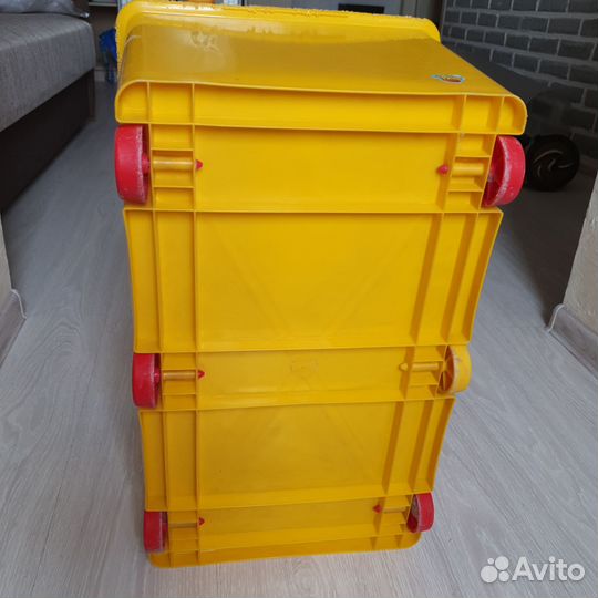 Ящик для игрушек на колесах