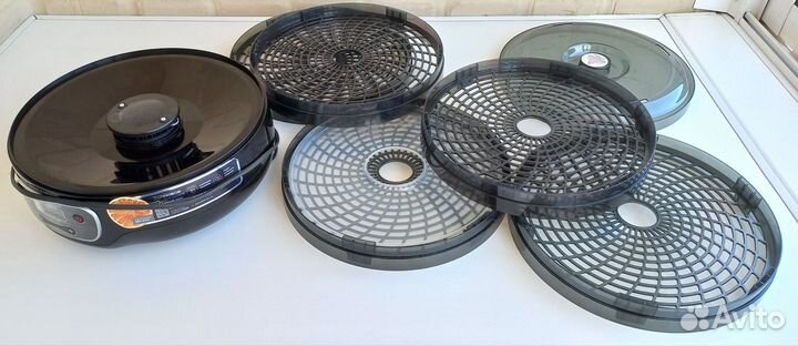 Сушилка для овощей и фруктов Redmond