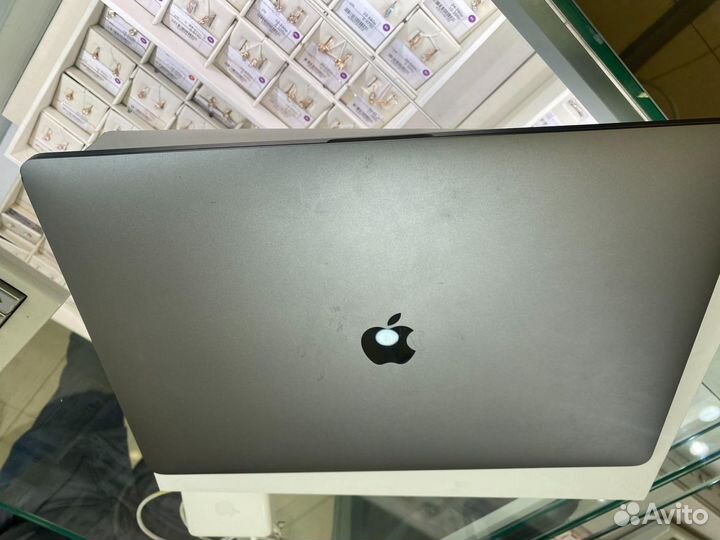 Apple MacBook Pro (15-inch, 2017)