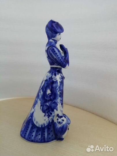 Статуэтка Дама с собачкой