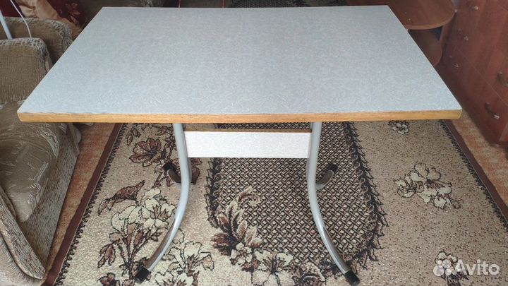 Кухонный стол бу