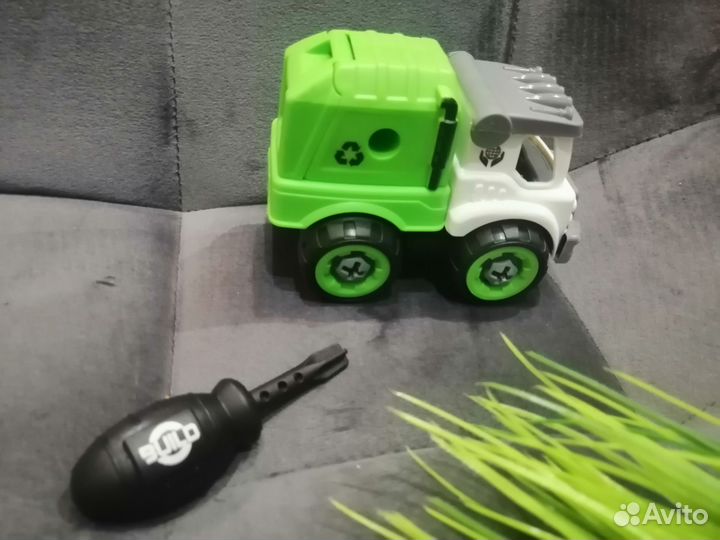 Машинка конструктор с отверткой