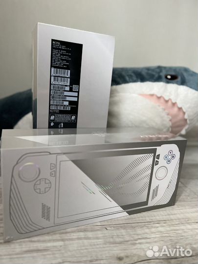 Asus ROG Ally Z1 Extreme 16/512 в наличии