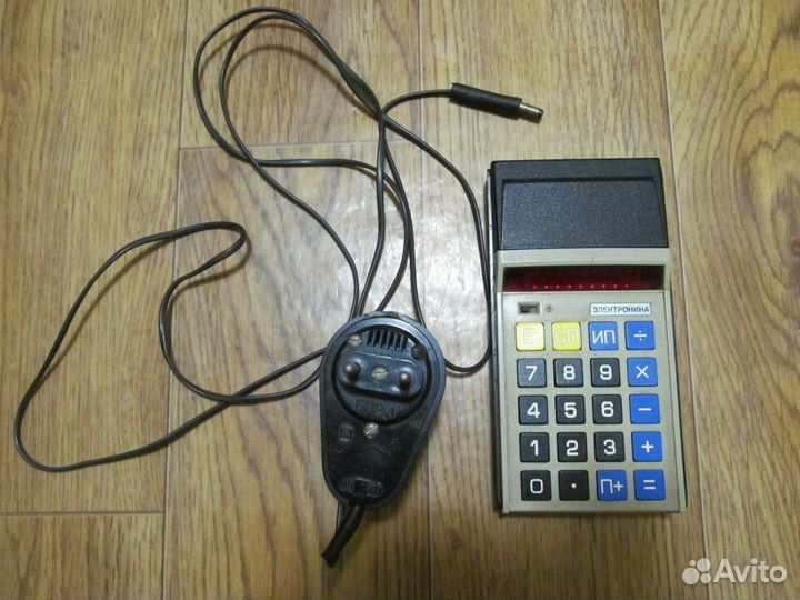 Калькулятор и логарифмические линейки СССР
