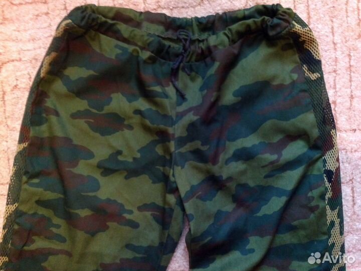 Штаны и топ защитного цвета на девочку