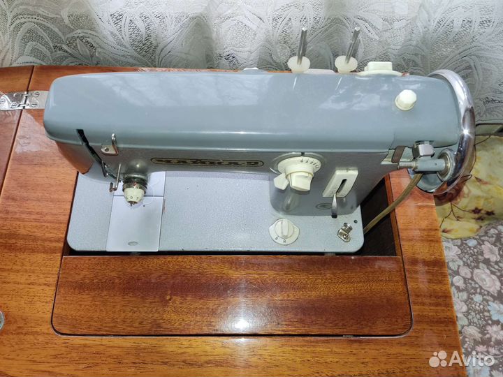 Швейная машинка чайка 2