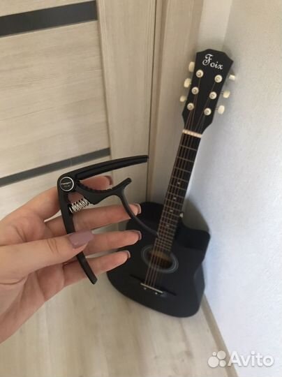 Акустическая гитара