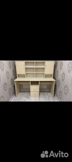 Письменный стол