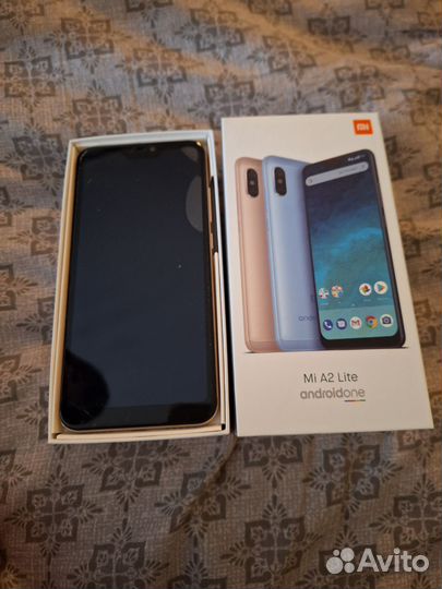 Xiaomi Mi A2 Lite Android One, 3/32 ГБ