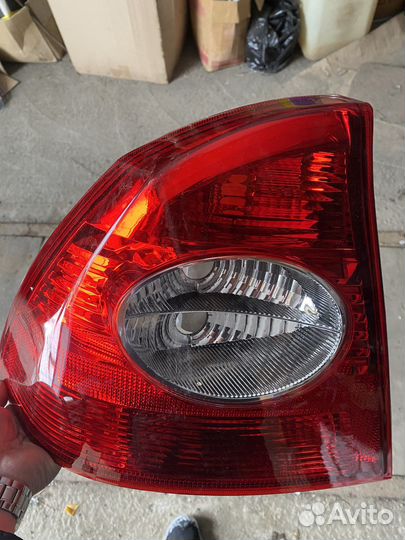 Задний левый фонарь ford focus 2