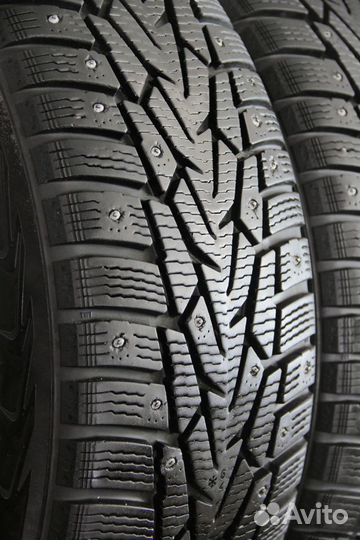 Nokian Tyres Hakkapeliitta 7 215/65 R16 102T