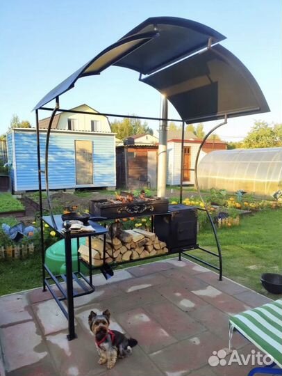 Мангал с крышей