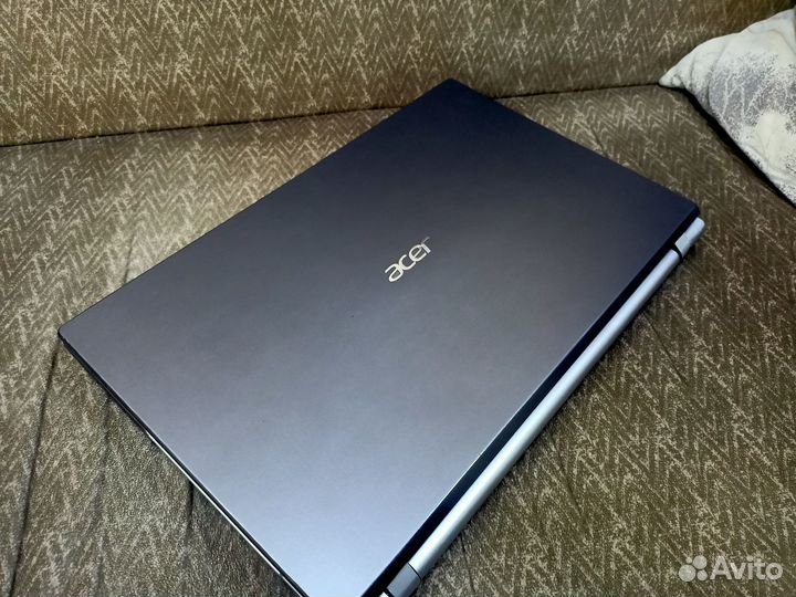 Acer 17.3ips/intel i5/SSD