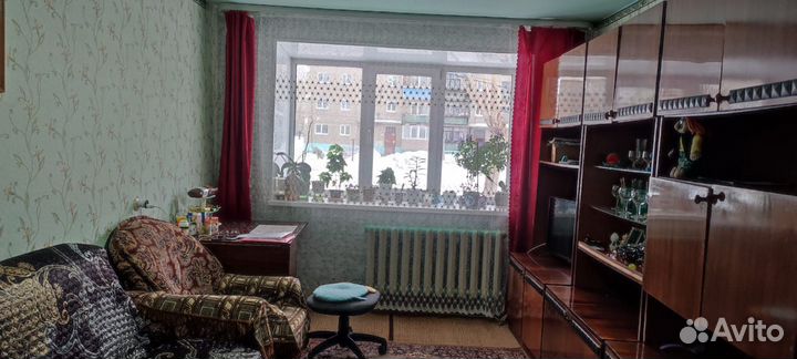 Шкафы, диван, кресло в добрые руки