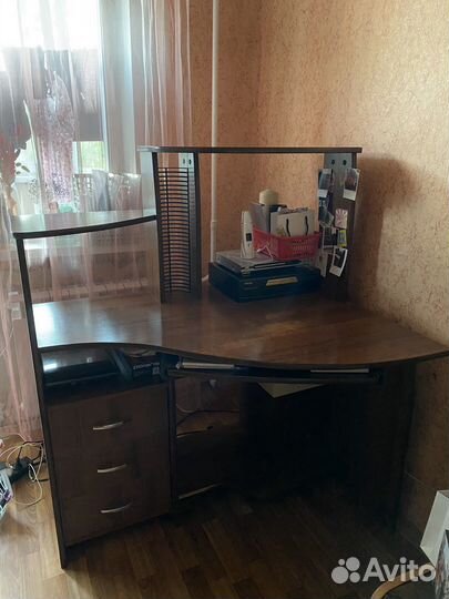 Компьютерный стол угловой с надстройкой