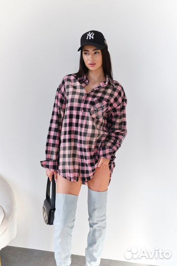 Рубашка и джинсы