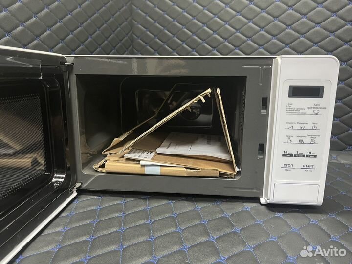 Микроволновая печь winia KOR-660BWW новая