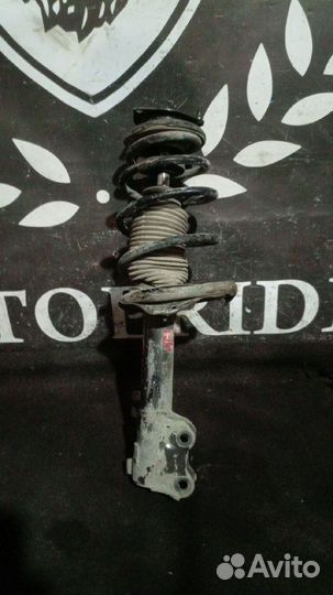 Передняя правая стойка Nissan Sunny