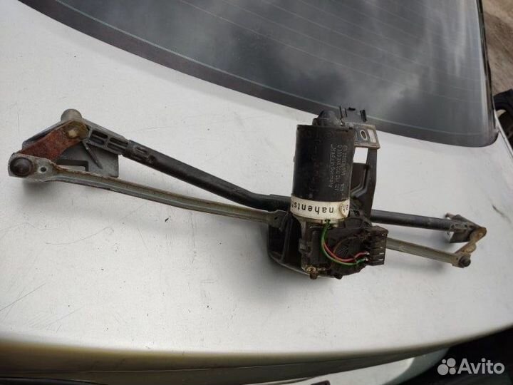 Трапеция стеклоочистителей Audi 100 седан 2.8 AAH